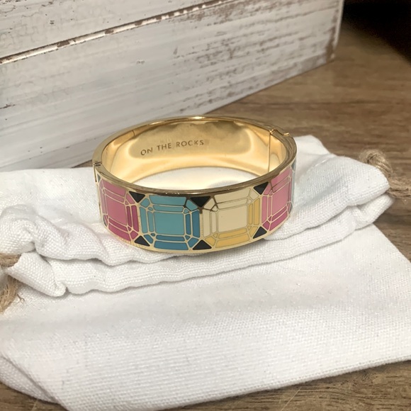 kate spade Jewelry - BFS🖤 Kate spade on the rocks enamel gold hinged faceted crystal pattern bangle